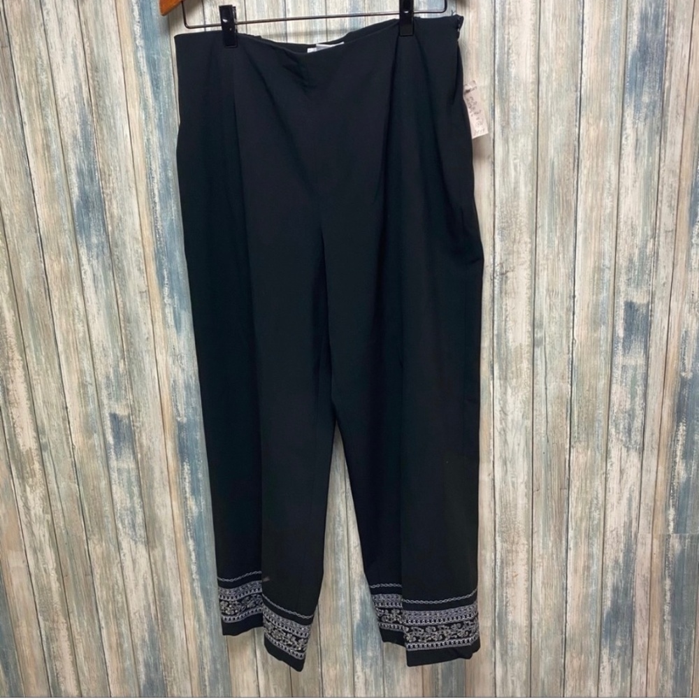 Dress Barn Women's Crop Pants Size 18